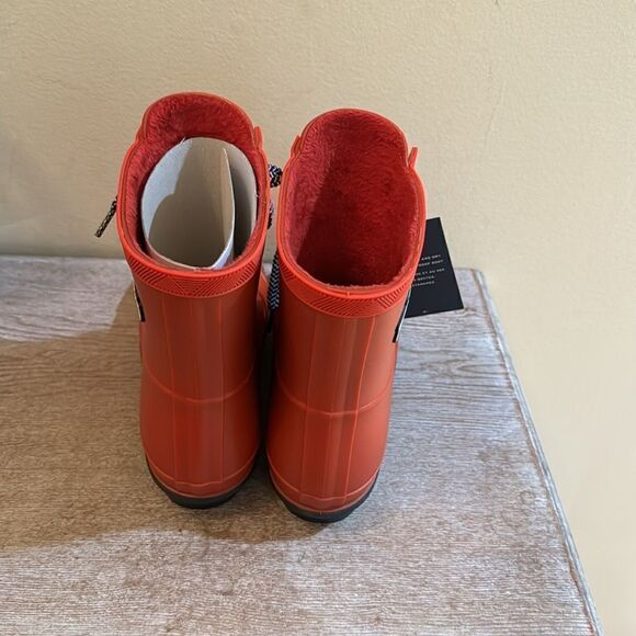 Tommy Hilfiger Tamar Rain Boots- Medium Red- Size 6M - NIB - Picture 3 of 7